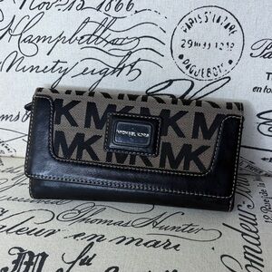Michael Kors Black and Tan Signature Wallet